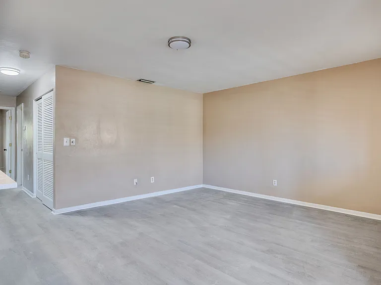 1113 Cape Coral Pkwy W #101 — Photo 8
