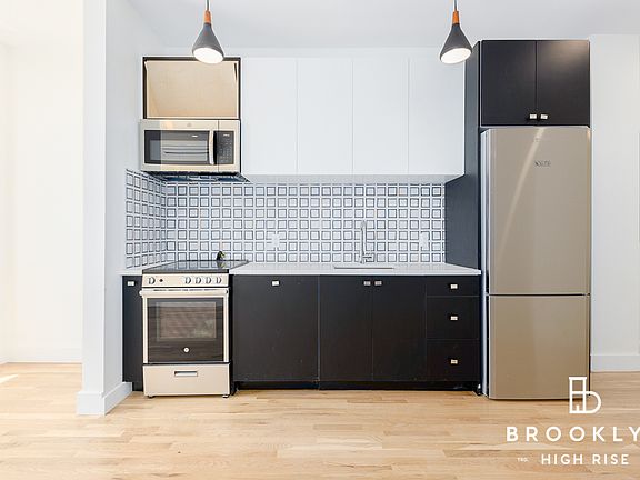 4th image of 885 Lexington Ave #4A