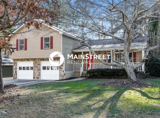 1018 Gate Post Ln, Lawrenceville, GA 30044