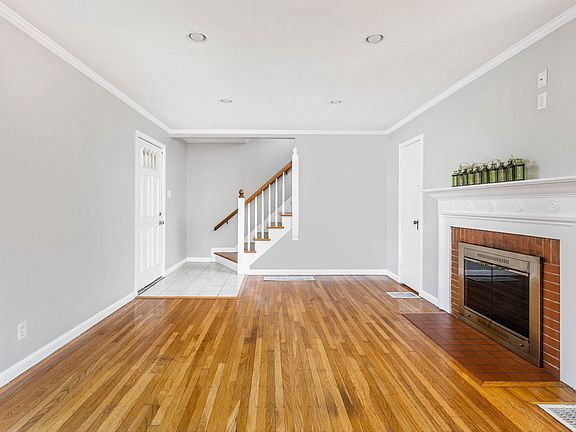 5th image of 6045 Evanston Ave