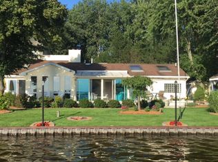 2364 Vista Point Dr, Wayland, MI 49348