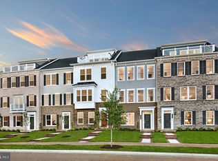 17304 Turnstone Dr, Dumfries, VA 22026