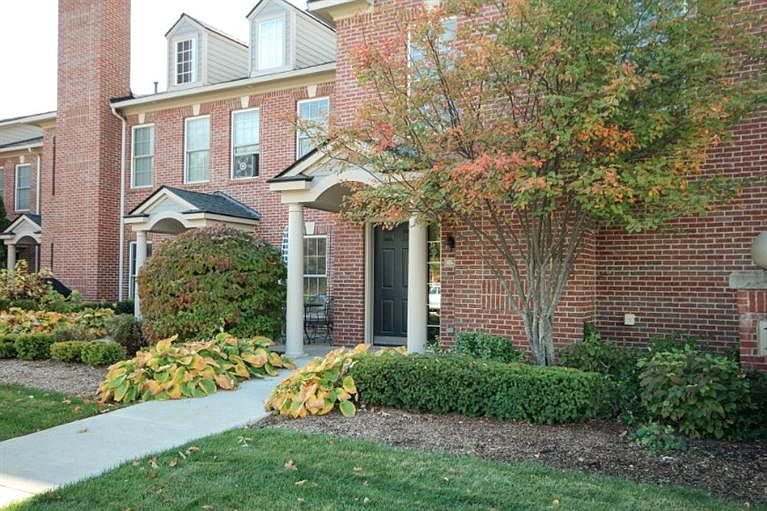 1st image of 5686 Wellesley Ln