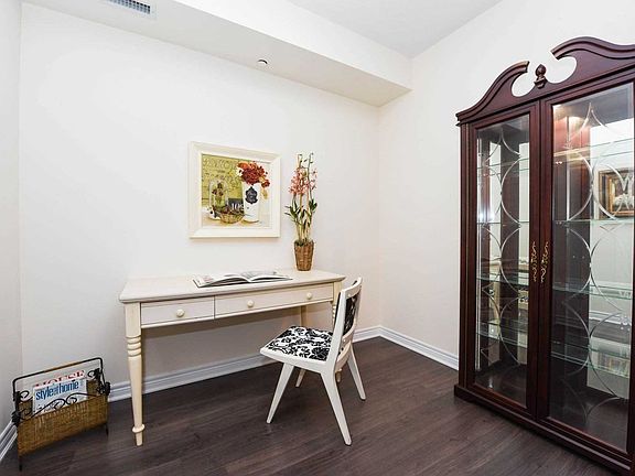 5th image of 216 Oak Park Blvd #424