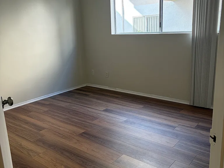 11929 Kiowa Ave — Photo 15