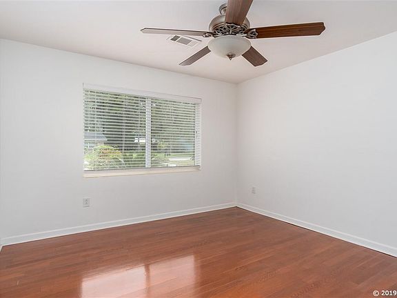 5th image of 3728 NW 21st Pl