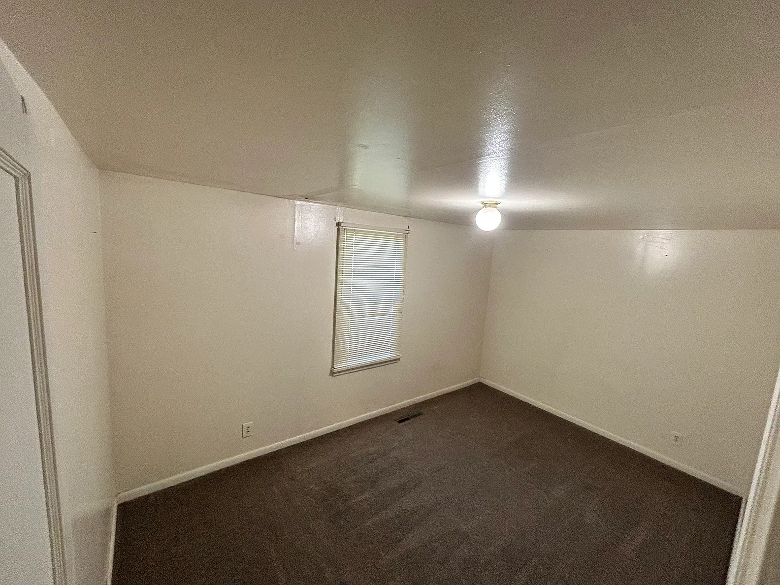 226 N 4300 E — Photo 2