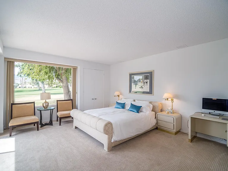 645 Hospitality Dr — Photo 10