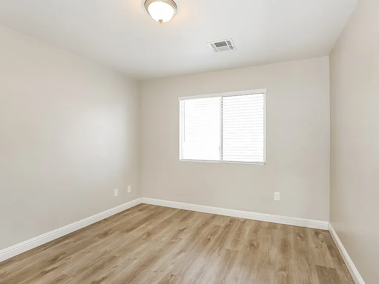 1022 Shades End Ave — Photo 13