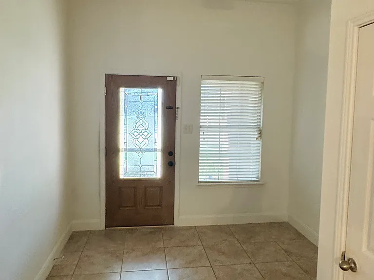 105 Fieldwood Ct — Photo 7