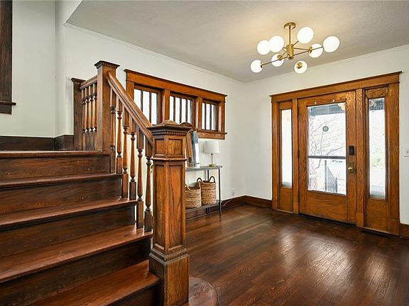 4th image of 1621 W 41st St