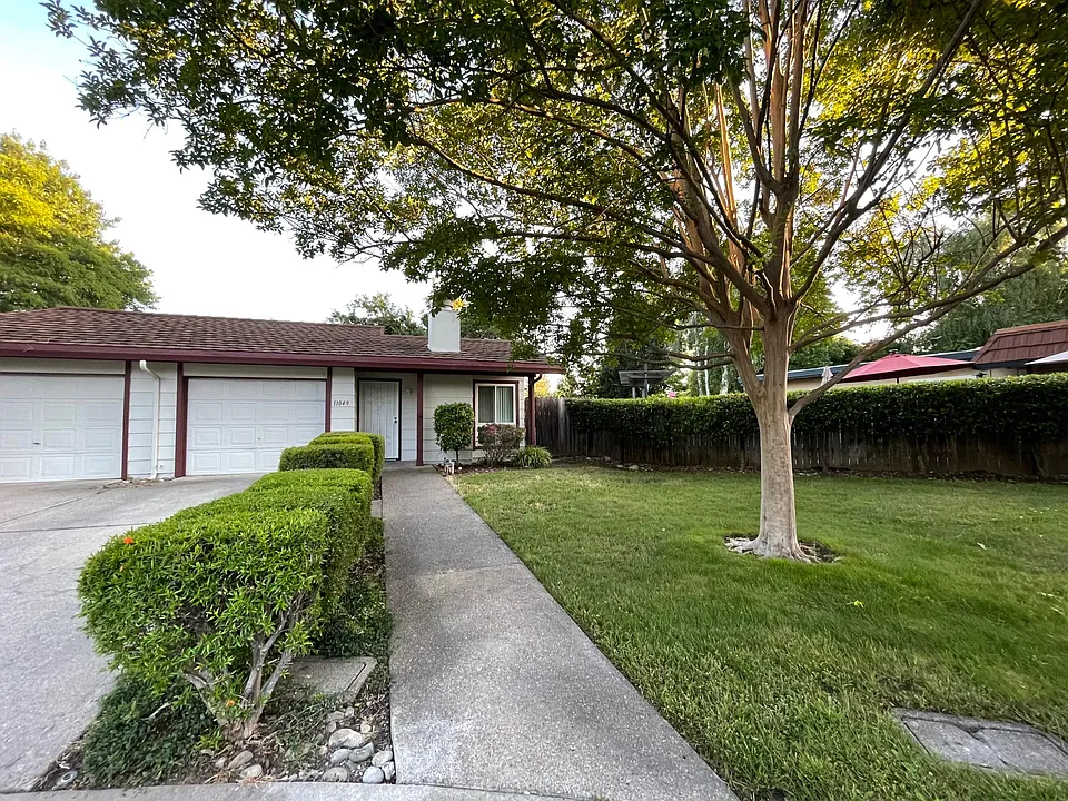 11049 Cobblestone Dr