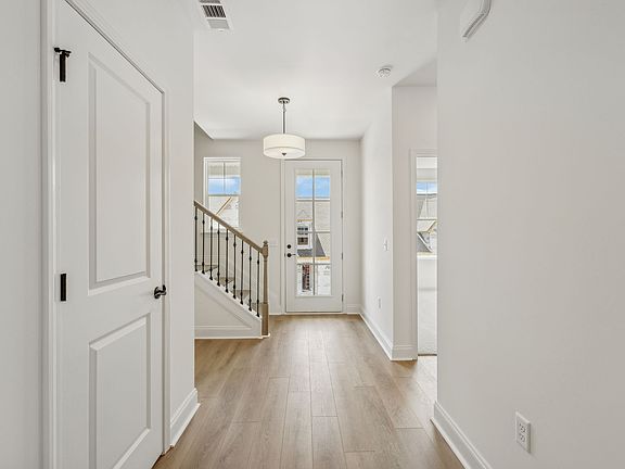 385 Faraday Court, Homesite 22 Interior Image 4