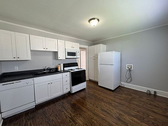 4th image of 112 Morrow St