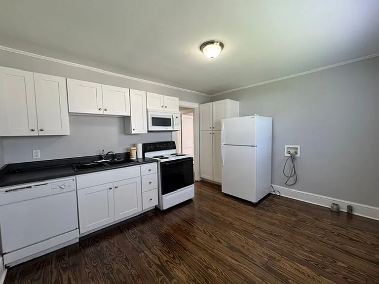 112 Morrow St — Photo 4