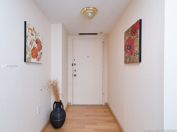 3rd image of 2780 NE 183rd St APT 904