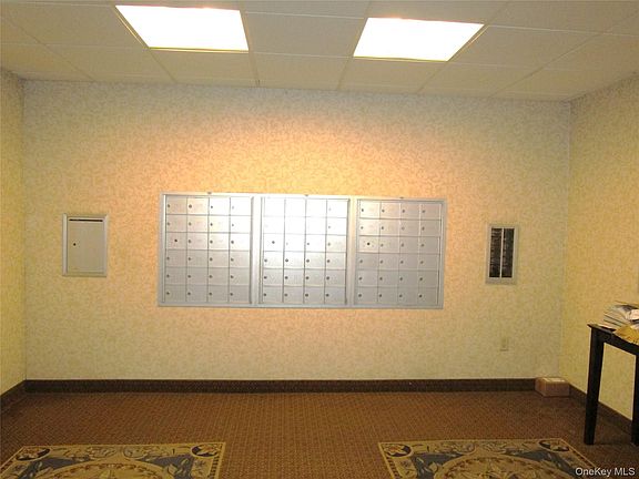 4th image of 40 Daley Place #127