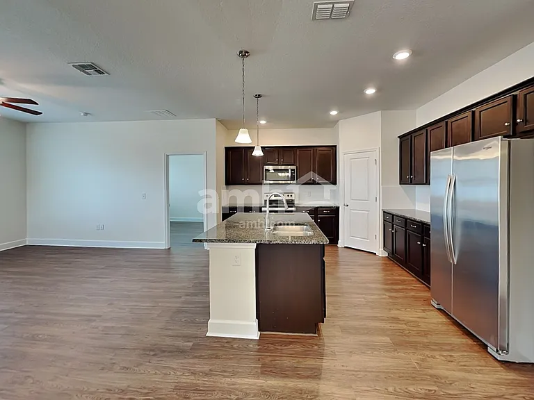 4431 Reisswood Loop — Photo 4