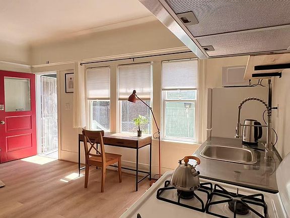 4th image of 2035 Parker St #1/2