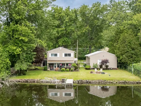 9470 Horseshoe Island Rd, Clay, NY 13041