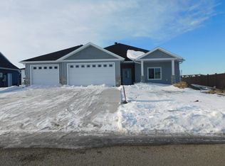 4203 Pine Pkwy S, Fargo, ND 58104