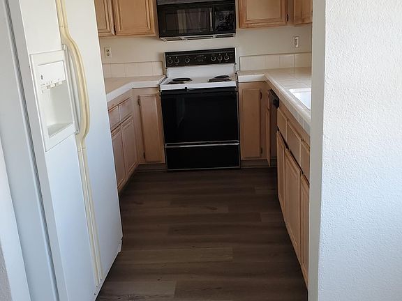 3rd image of 637 Indian Oak Ln Unit 102