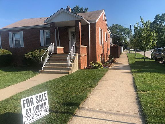 2nd image of 2900 W 102nd St