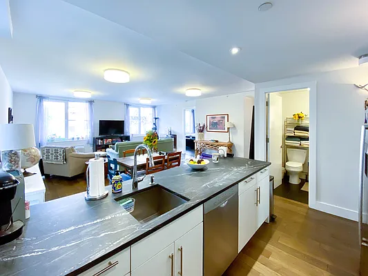 Rented by Highline Residential | media 37