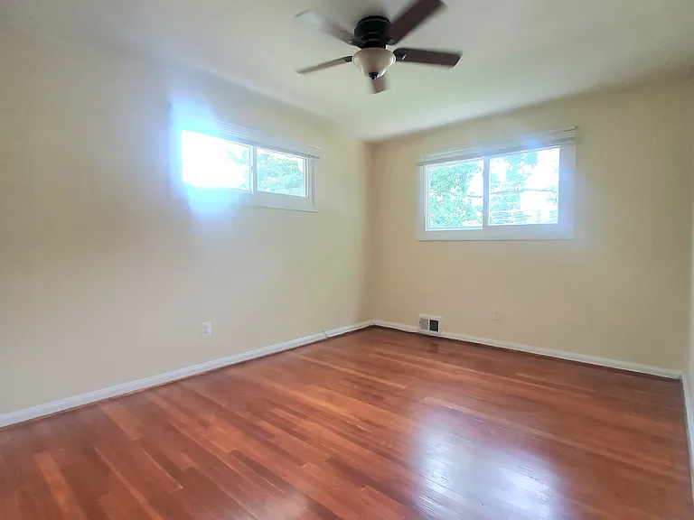 4517 Mayfield Dr — Photo 17