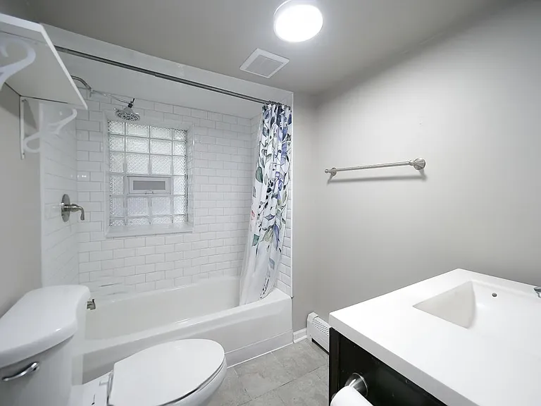 3250 N Albany Ave #G — Photo 12
