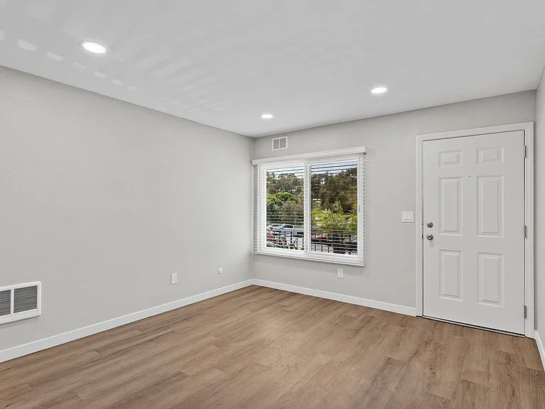 Point Loma Bay Apartments | Coastal Living Near the Beach — Photo 118