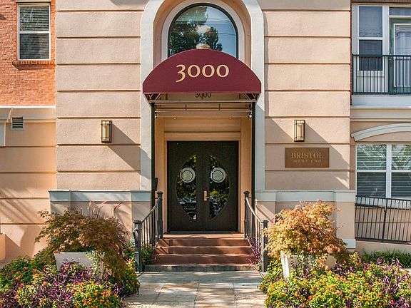 2nd image of 3000 Vanderbilt Pl APT 402