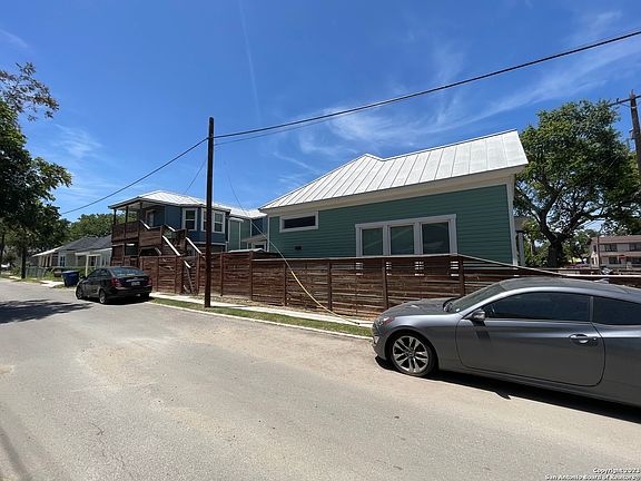 3rd image of 1015 N Palmetto St