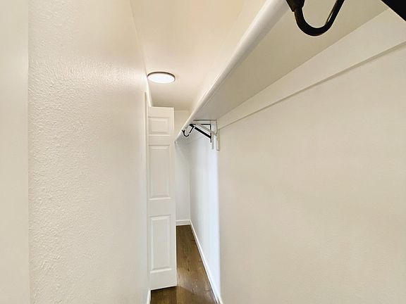 5th image of 427 Birmensdorf Dr