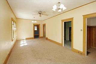 5th image of 75 Sanderson St