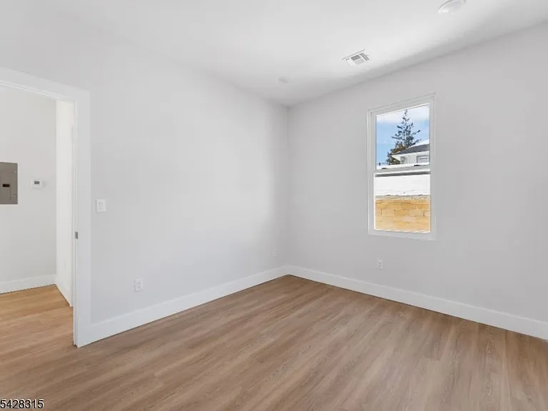 977 Sanford Ave #1 — Photo 15