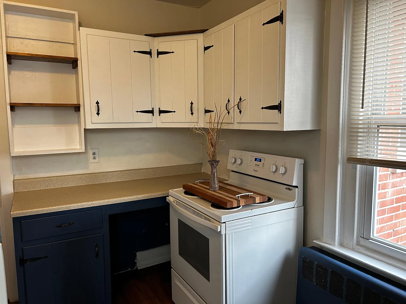 48 W Broad St — Photo 2