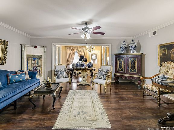 4th image of 3803 BARRINGTON ST #1B