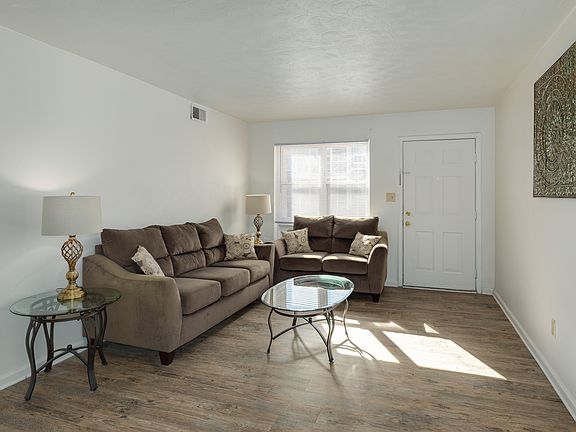 3rd image of 600 Warwick Ave #3a697bbec