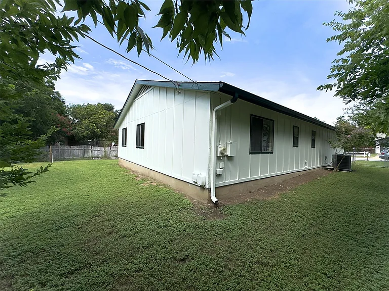 2206 Spring Breeze Dr — Photo 18