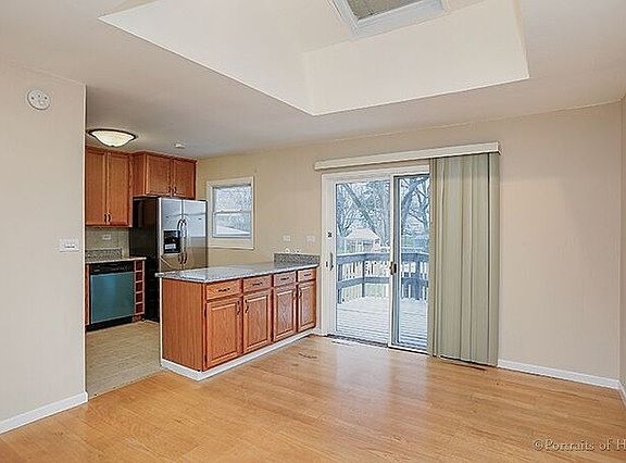 4th image of 424 Belden Ave