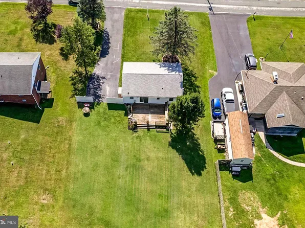 1629 Saint Paul St, Hampstead, MD 21074