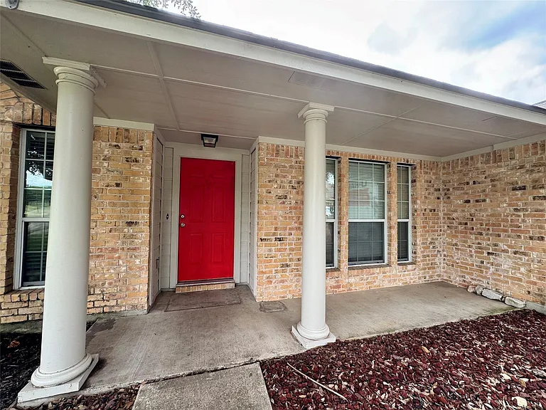 1315 Lou Gehrig Ln — Photo 3