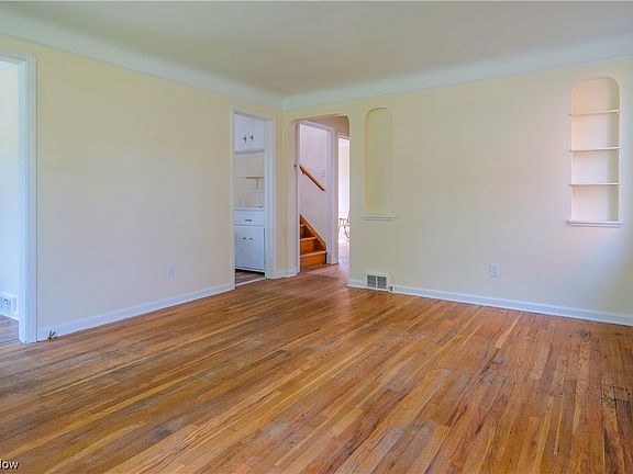 3rd image of 14017 Arlis Ave