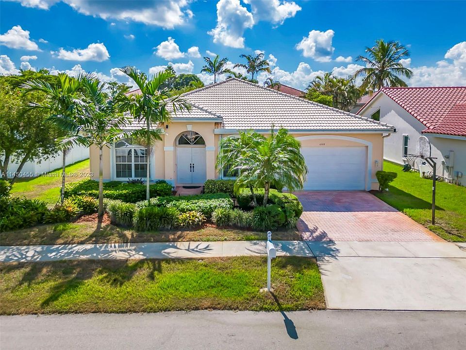1st image of 1233 NW 179th Ter