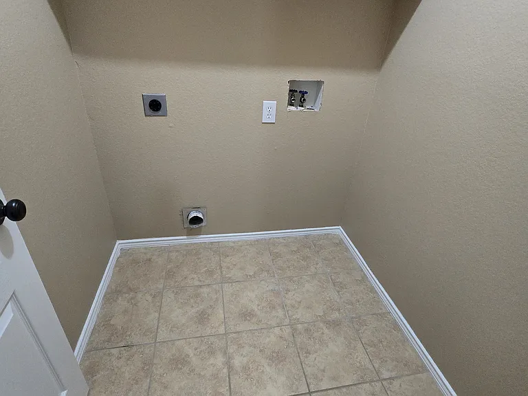 4512 Saddlebrook Dr — Photo 21