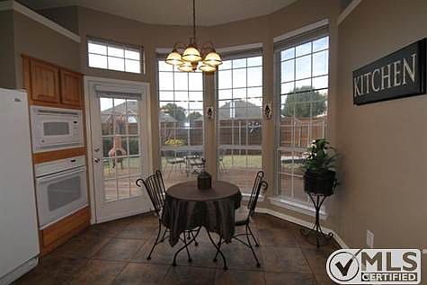 5th image of 2609 Winterberry Dr