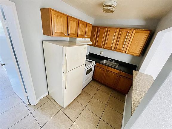 5th image of 2130 Avenue S #107
