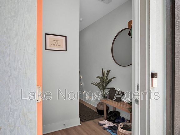 4th image of 2237 Electric Ln