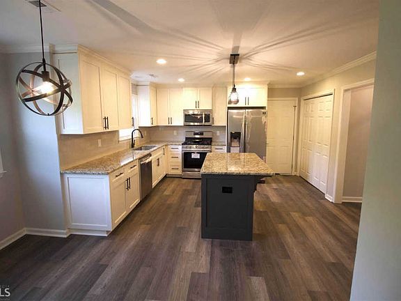 5th image of 195 Sugarland Trl